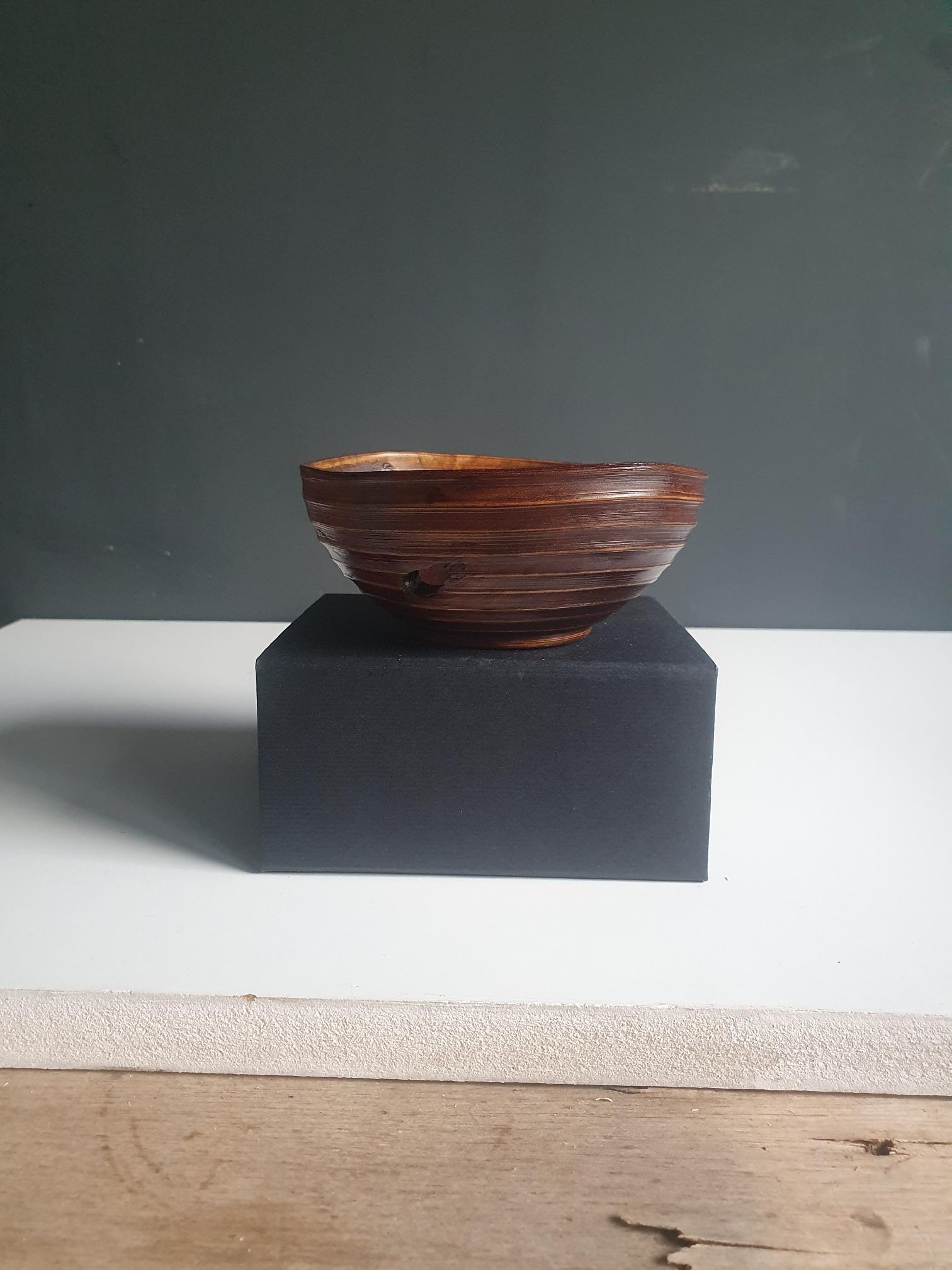 Ribbed Holly Bowls